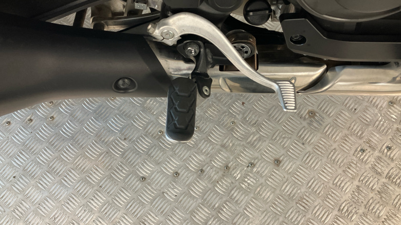 Honda NT1100 Manual (22 Model Year)